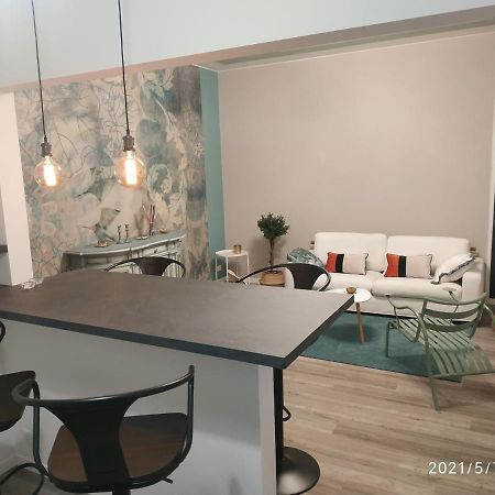 Aurora Flowers - Two Rooms And Free Parking Near Center And Train Station Modena Exteriör bild