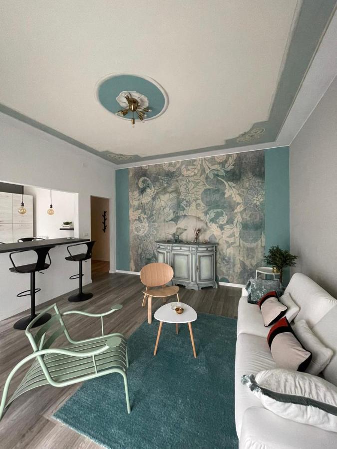 Aurora Flowers - Two Rooms And Free Parking Near Center And Train Station Modena Exteriör bild