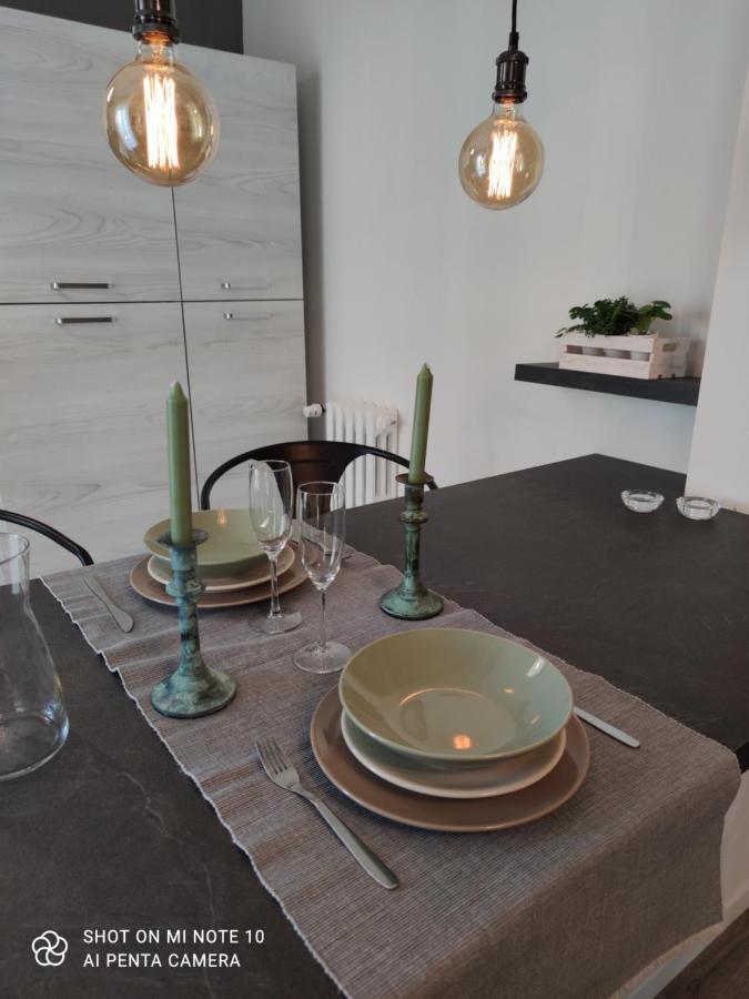 Aurora Flowers - Two Rooms And Free Parking Near Center And Train Station Modena Exteriör bild