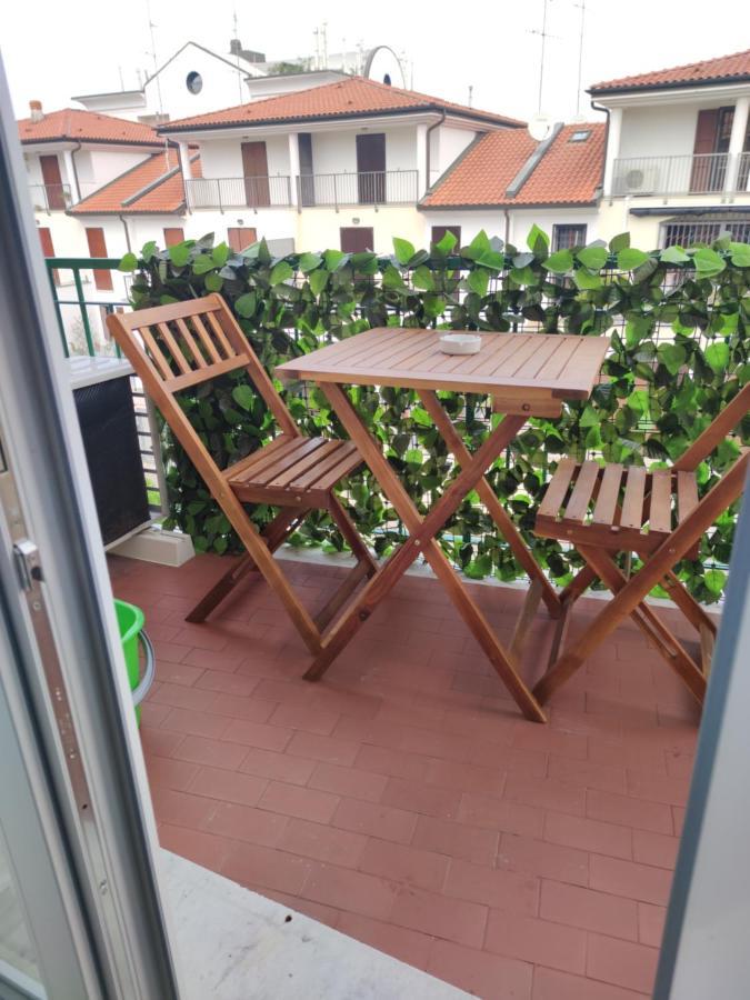 Aurora Flowers - Two Rooms And Free Parking Near Center And Train Station Modena Exteriör bild